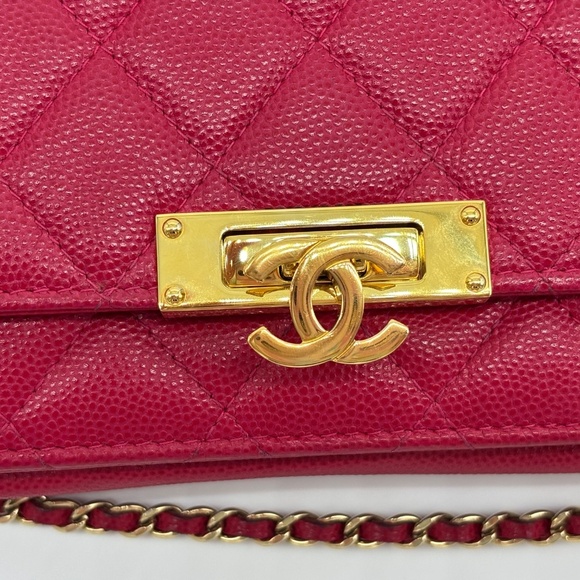 CHANEL Caviar Golden Class Wallet on Chain in Pink - Picture 8 of 15